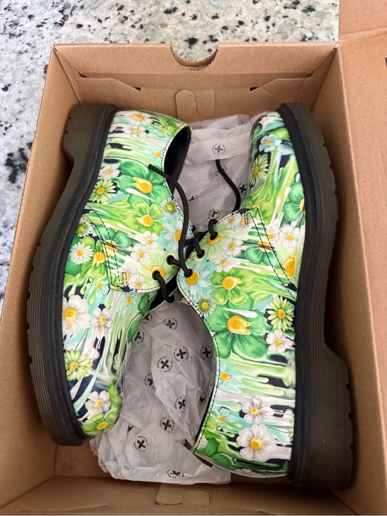 Dr. Martens Shoes - NEW Dr. Martens 1461 Paint Slick Backhand Floral Daisy Shoes Women’s Size 10 NIB